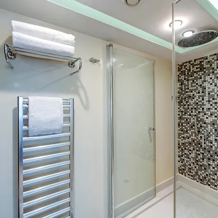 The Elysium Taksim Hotel Istanbul Room photo