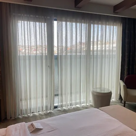 The Elysium Taksim Hotel Istanbul Room photo